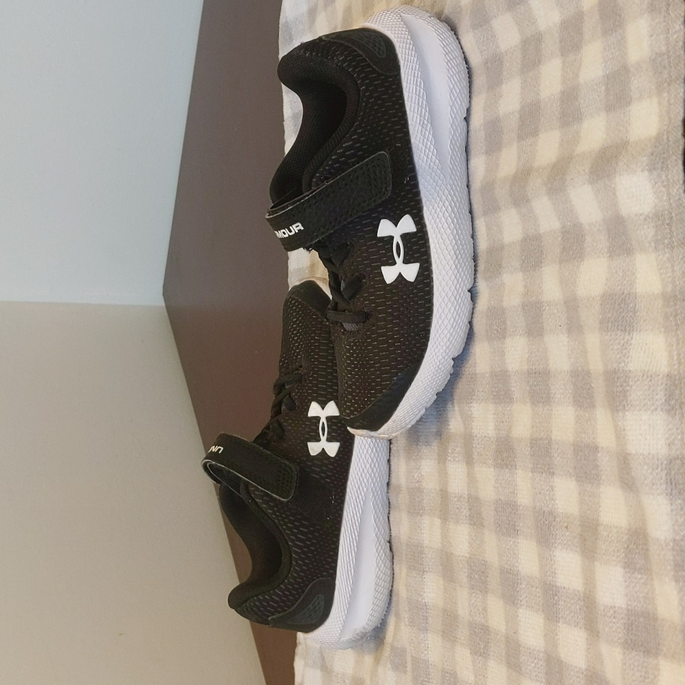 Kids Under Armour Black and White Shoes
